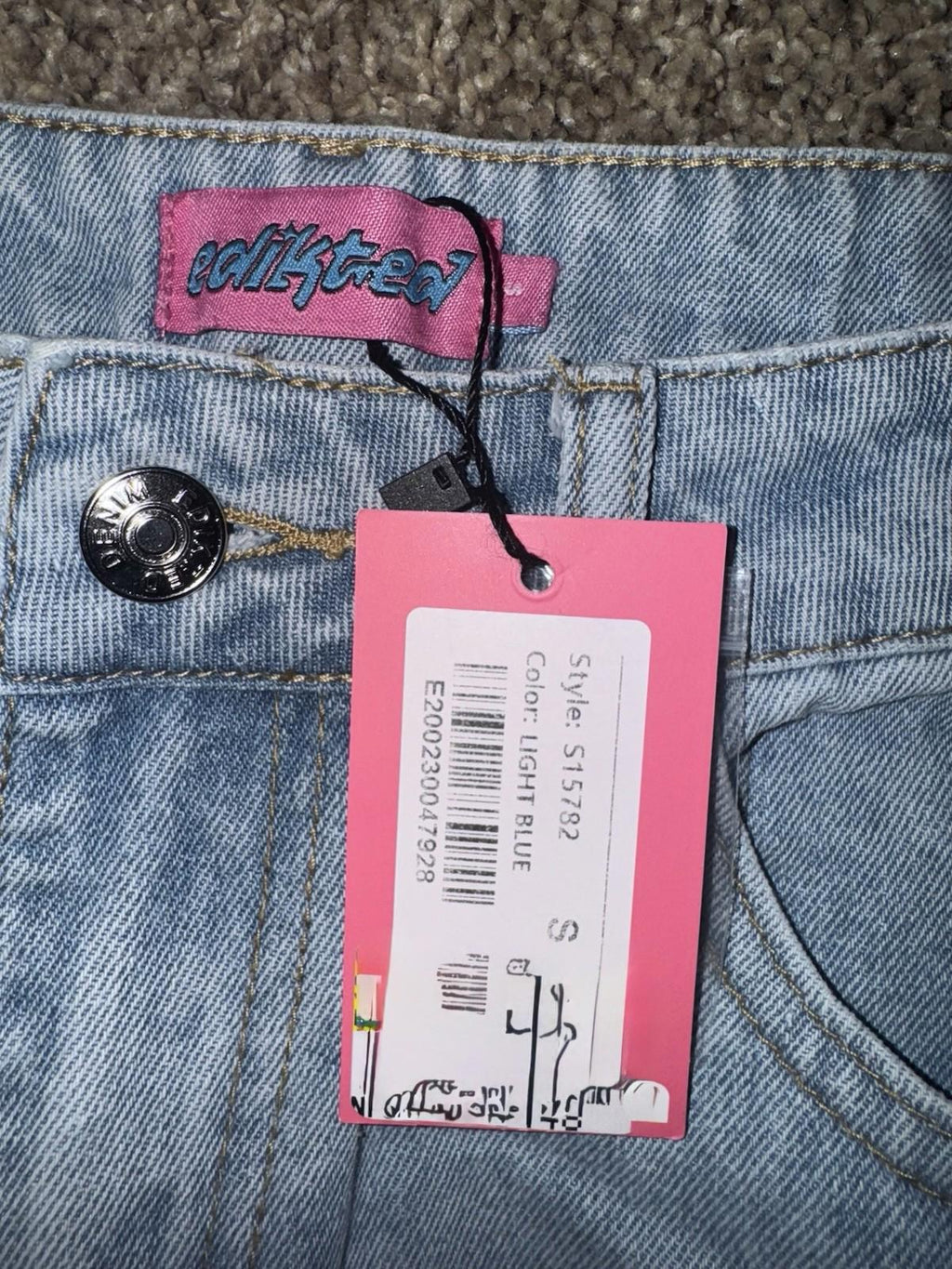 NEW NWT Edikted Petite Raelynn Washed Low Rise Jeans Sz S Petite Light blue