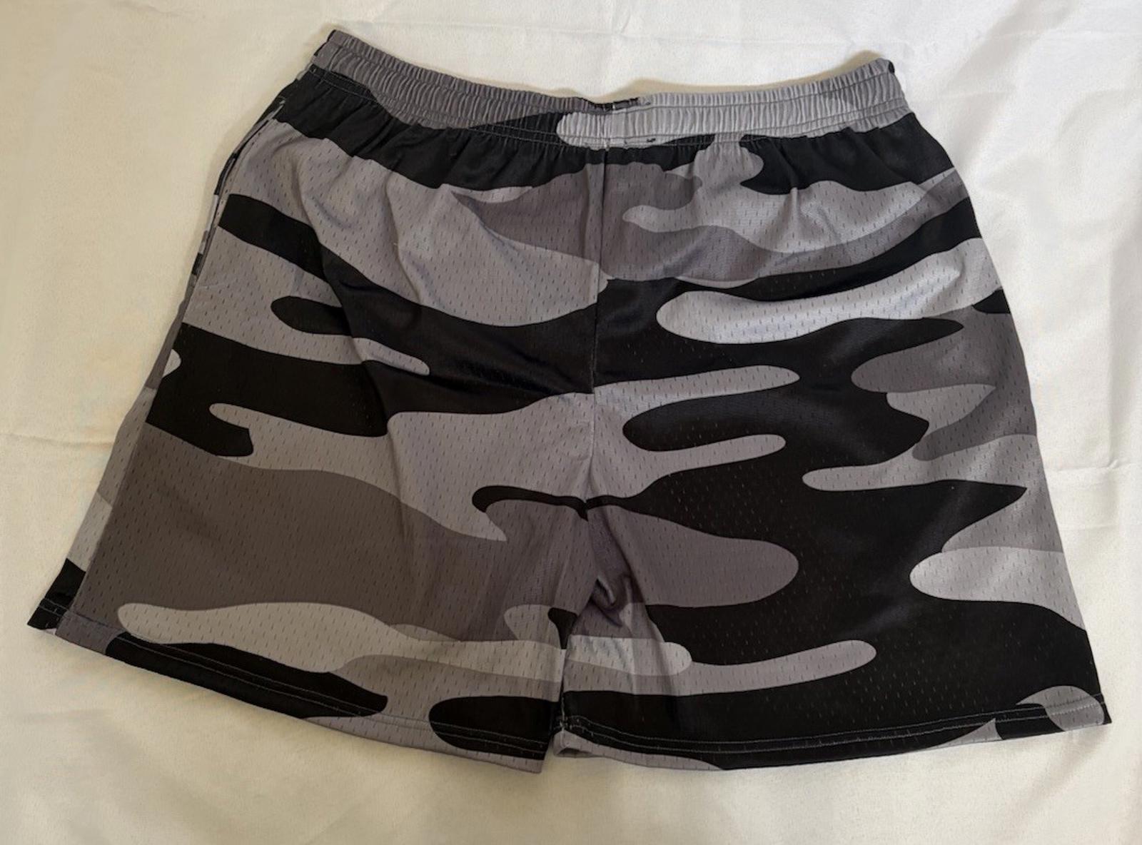 Men Mesh Camo Shorts 2 Pockets Jersey Athletic Basketball Gym Fitness Run NWOT