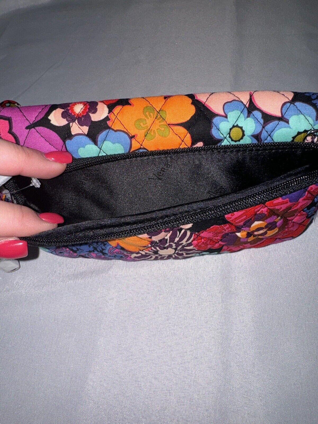 VERA BRADLEY RETIRED FLORAL FIESTA CROSSBODY WALLET Retired