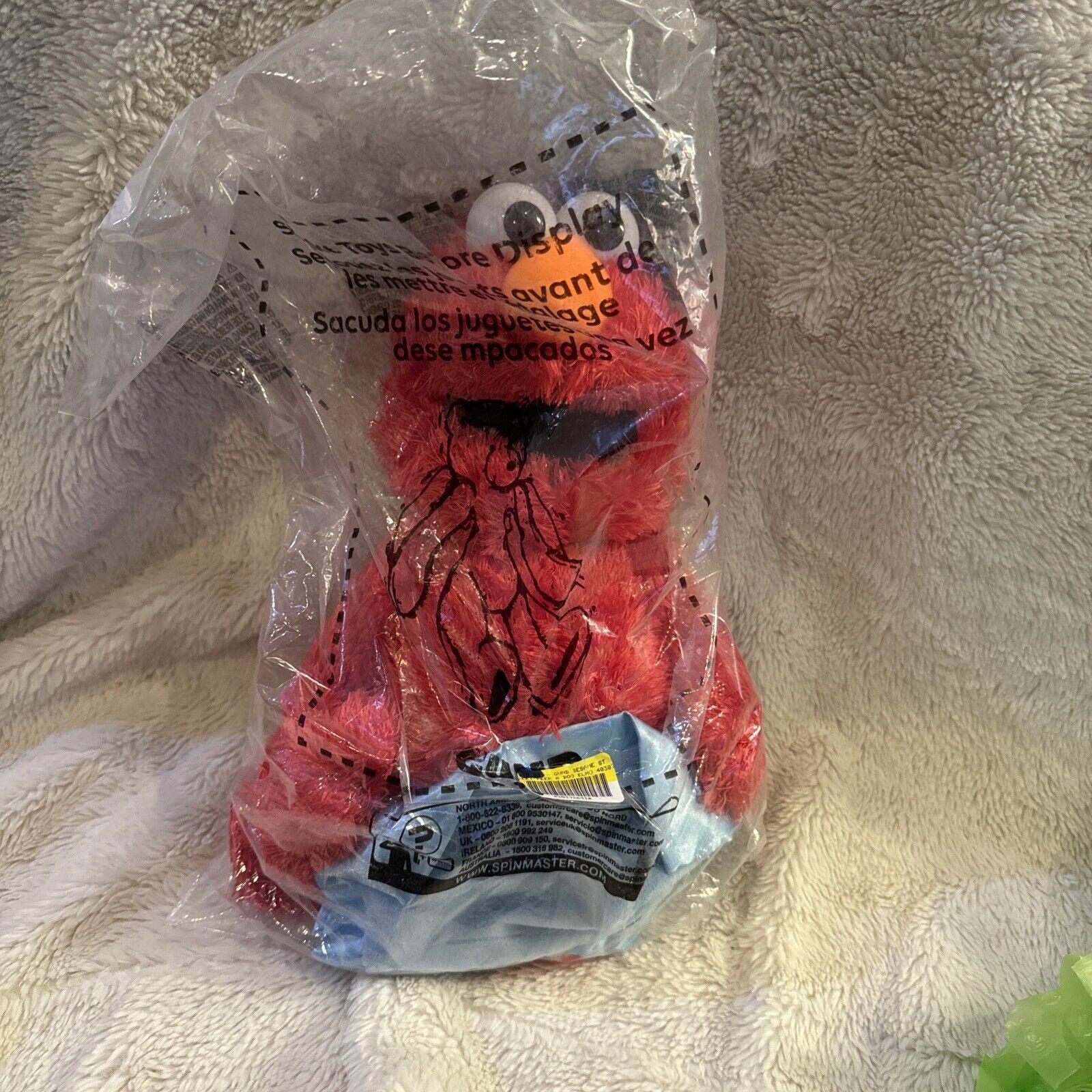Sesame Street Elmo Peek A Boo Animated and Talking Red Gund Plush Toy Works New!