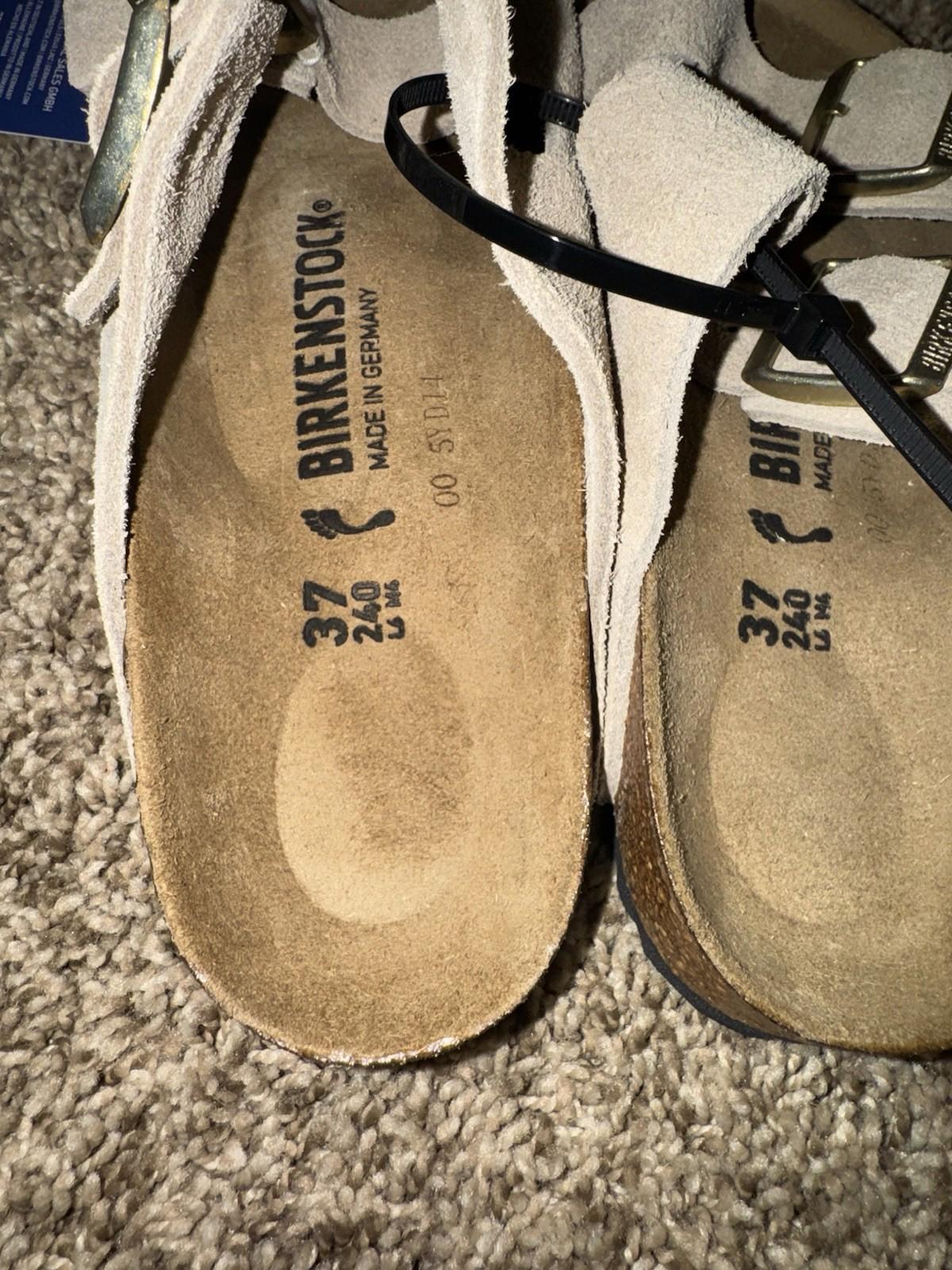 NWOB Birkenstock Arizona Suede Leather sandals in sandcastle. Soft Footbed NEW