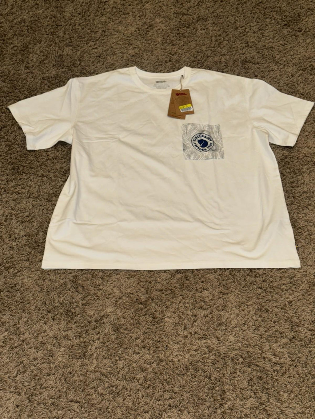 NEW! Limited Edition RARE Fjallraven Logo Pocket T-Shirt Of-White Large NEW