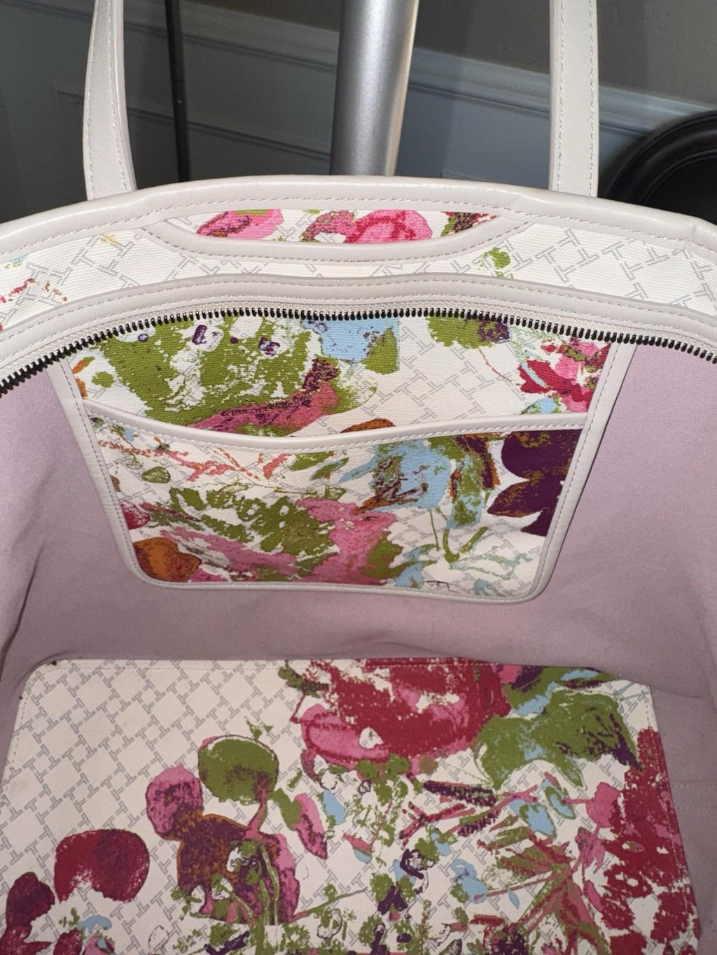 NEW Tumi Everyday Voyager Floral Tote Bag White Pink