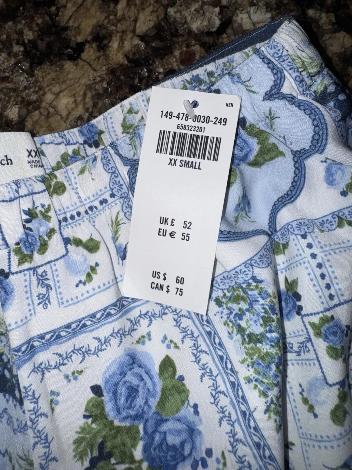 NEW Abercrombie & Fitch Blue Faux Silk Pull-On Short Blue floral- Size XXS