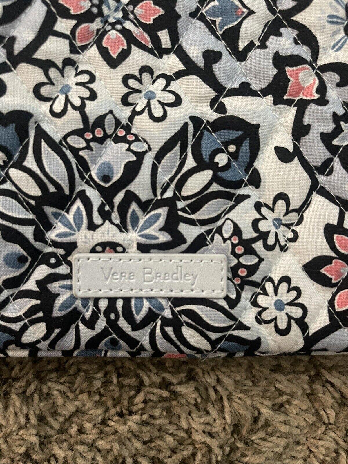 VERA BRADLEY GRAND TRAVELER BAG IN Lisbon Medallion NWT STILL IN BAG