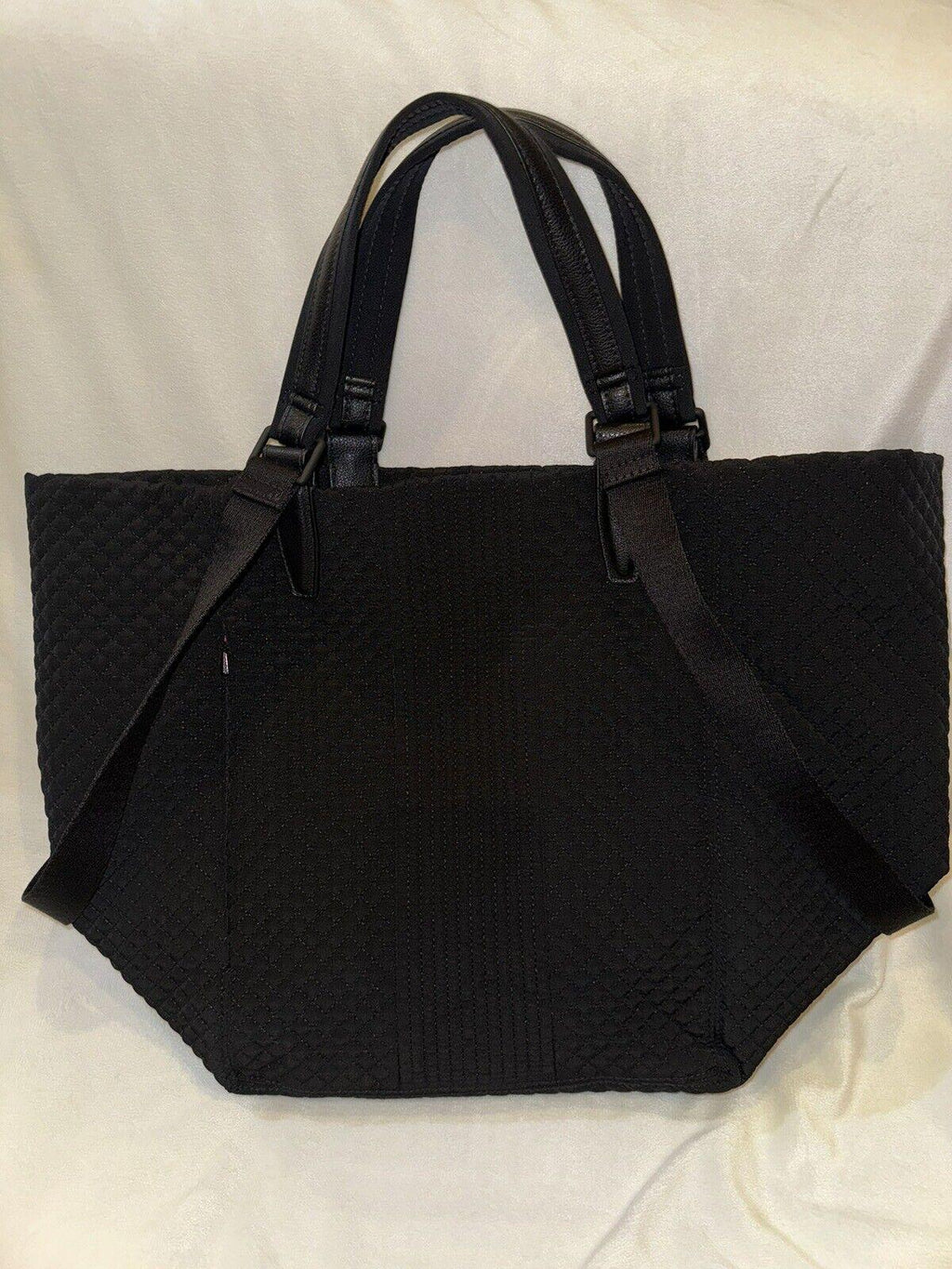 NEW Vera Bradley Change It Up Tote Handbag CLASSIC BLACK 23012-081