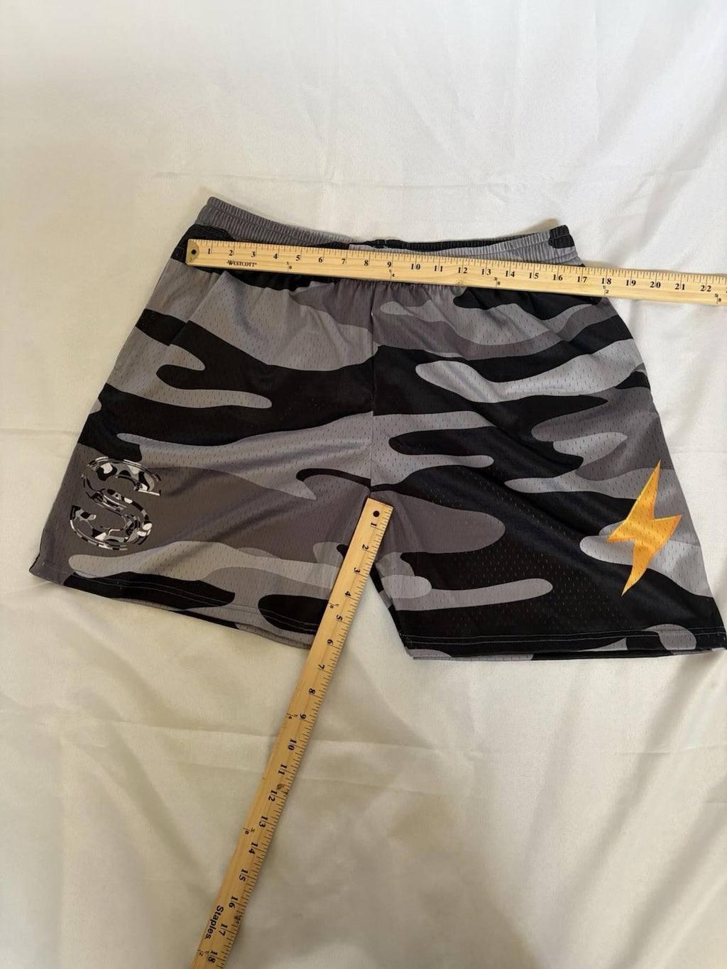 Men Mesh Camo Shorts 2 Pockets Jersey Athletic Basketball Gym Fitness Run NWOT