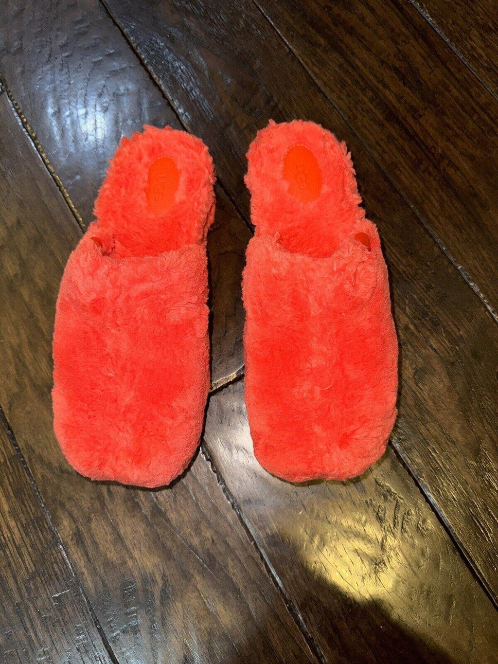 UGG FUZZ SUGAR CLOG RED SLIPON FAUX FUR SANDAL US 8