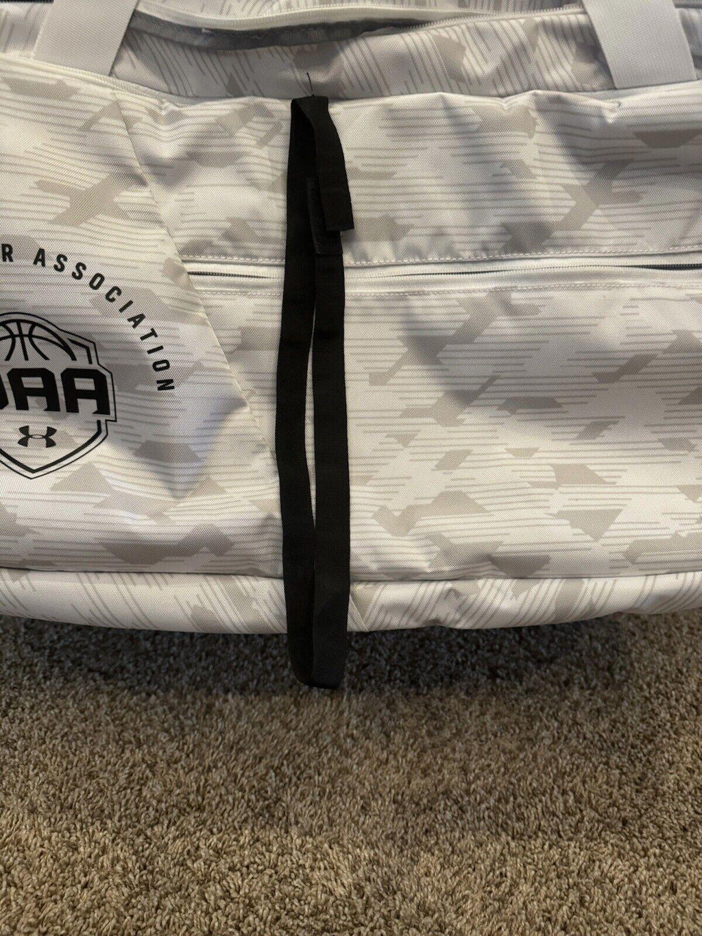 Under Armour Association UAA Basketball Duffle Bag w Pockets