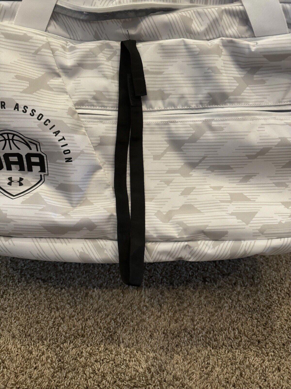 Under Armour Association UAA Basketball Duffle Bag w Pockets