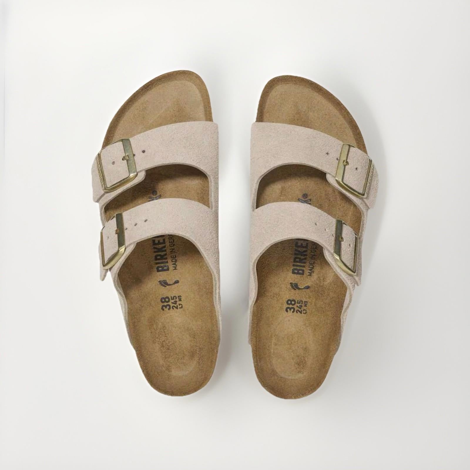 NWOB Birkenstock Arizona Suede Leather sandals in sandcastle. Soft Footbed NEW