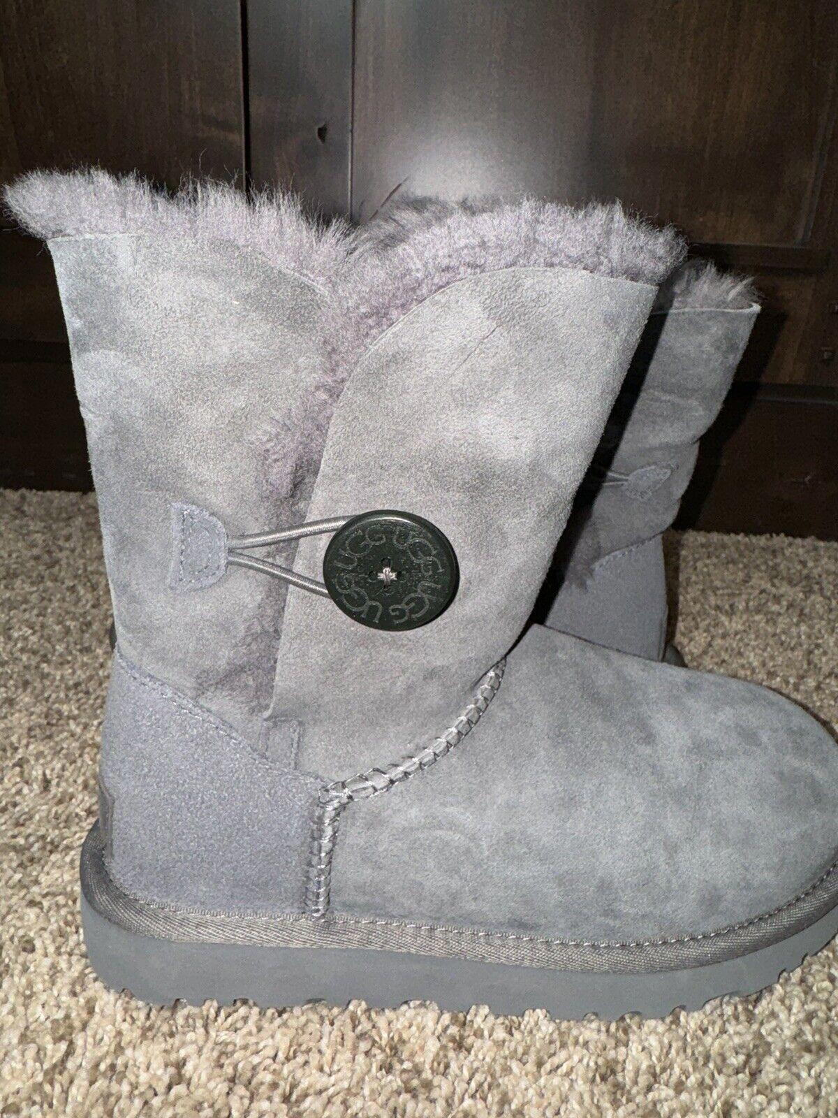 NEW! UGG Women Bailey Button II Boots Sz 5 1016226 NWOB