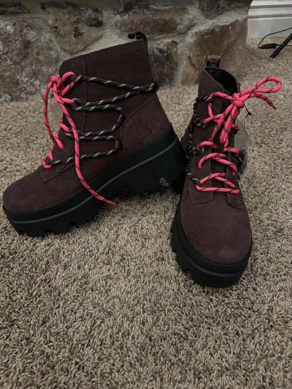 UGG BRISBANE LACE-UP SUEDE PLATFORM BOOTS SIZE 9.5