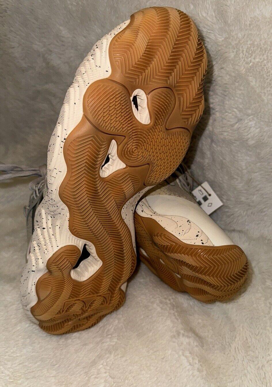 Adidas TRAE YOUNG 3 Unisex Sports Shoes Basketball sz 8