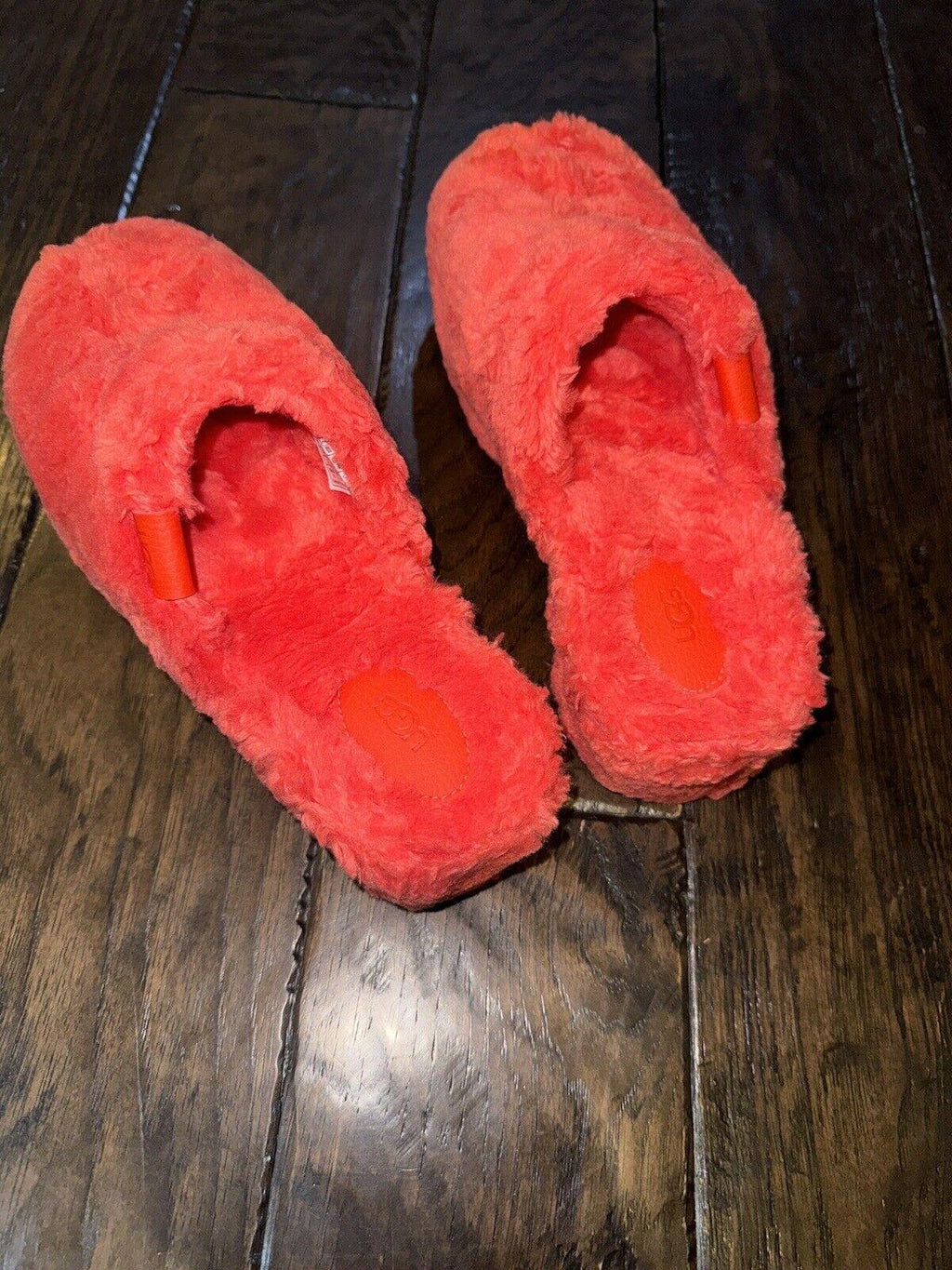 UGG FUZZ SUGAR CLOG RED SLIPON FAUX FUR SANDAL US 8