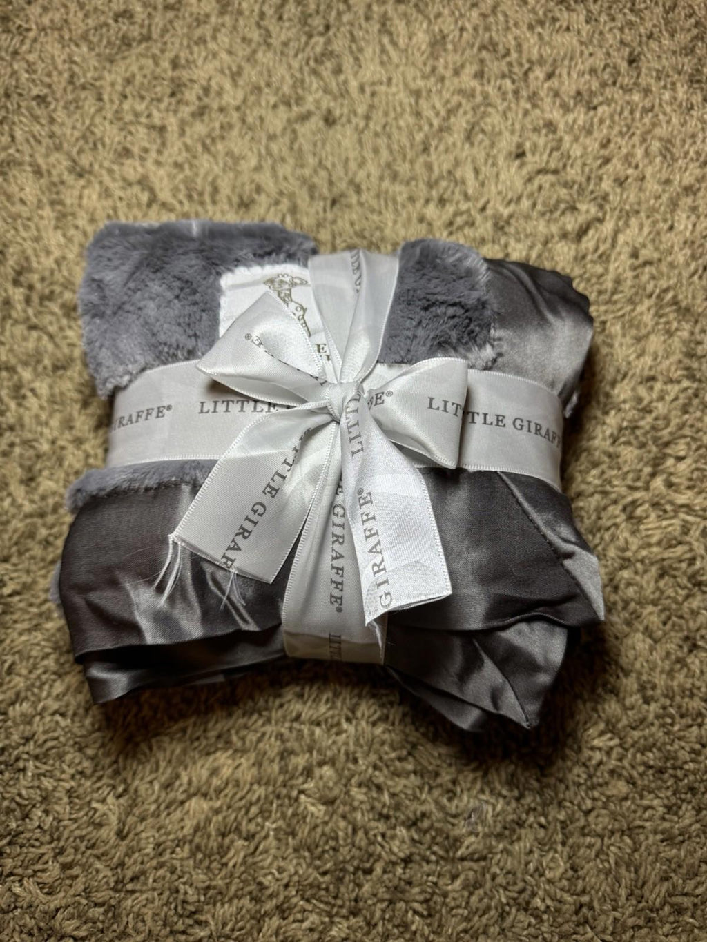 New LITTLE GIRAFFE Chenille Charcoal Baby Blanket Size 29"×35"
