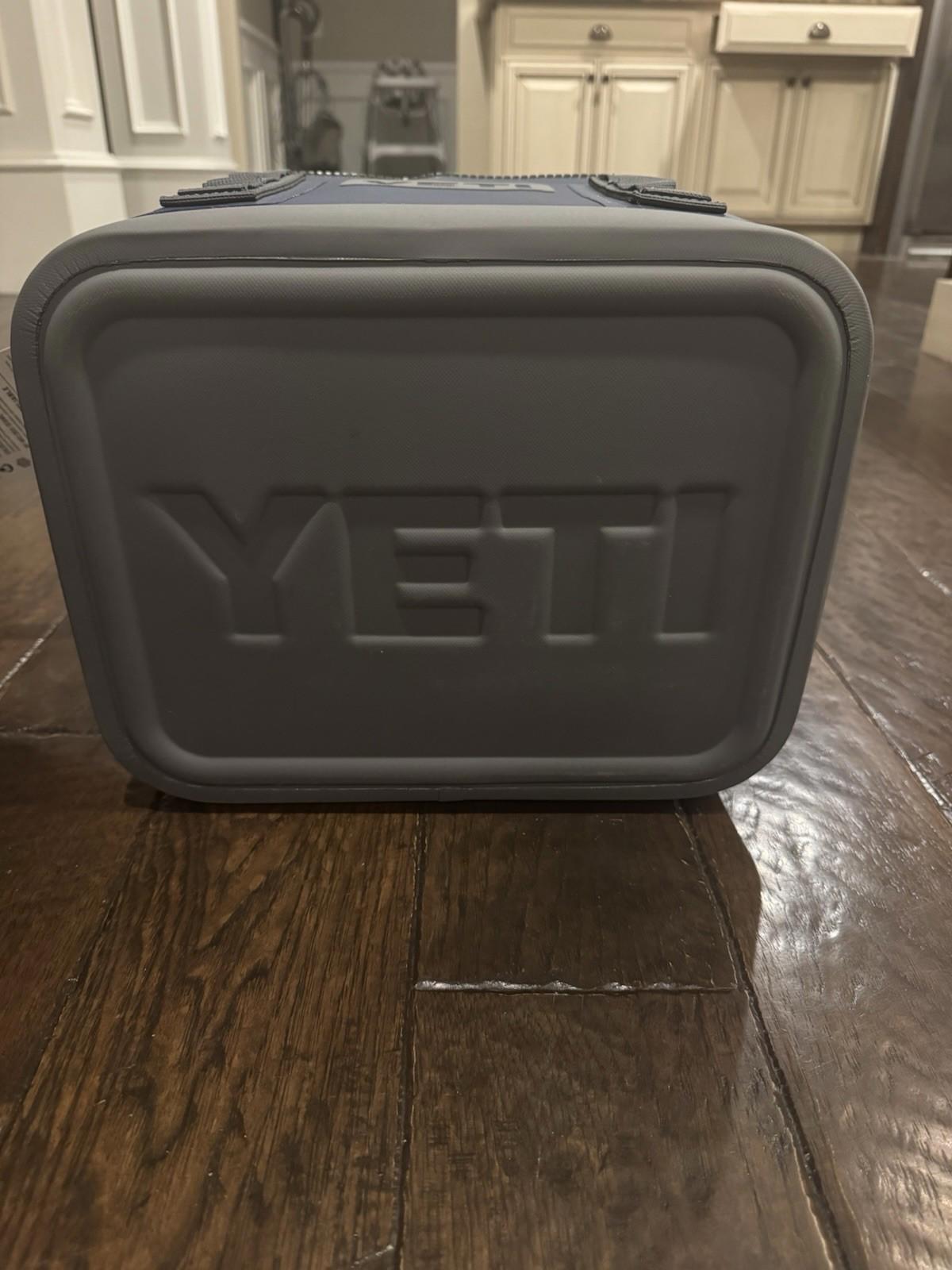 NEW! YETI Hopper Flip 12 Portable Soft Cooler, Navy Blue