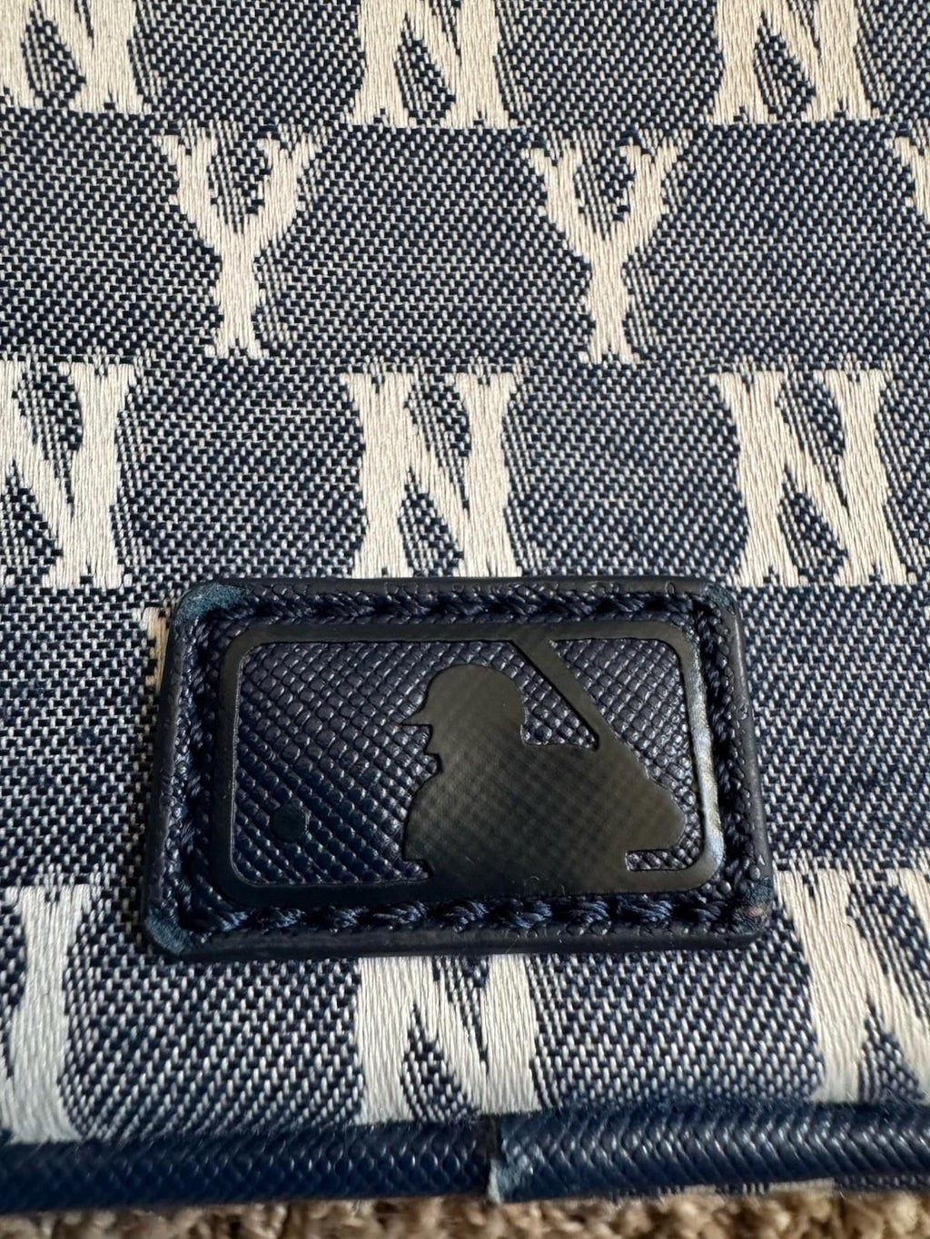 Hard To Find RARE NY Yankees MLB CROSS BAG NEW YORK YANKEES NWOT