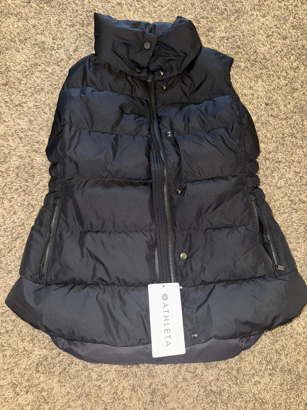 ATHLETA Women’s Downtown Gilet Puffer Vest Size XS Black NEW! Sold out online!