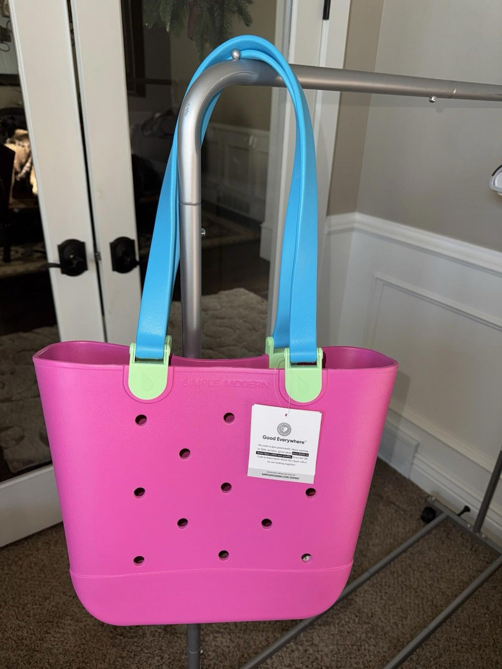 Medium Beach Bag | Waterproof Getaway Rubber Tote with Zipper Pocket for Travel