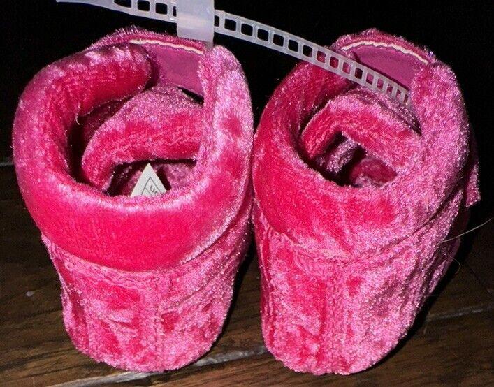 UGG BABY SIZE 0/1 OR 04/05 INFANT RASPBERRY SORBET BOOTIE