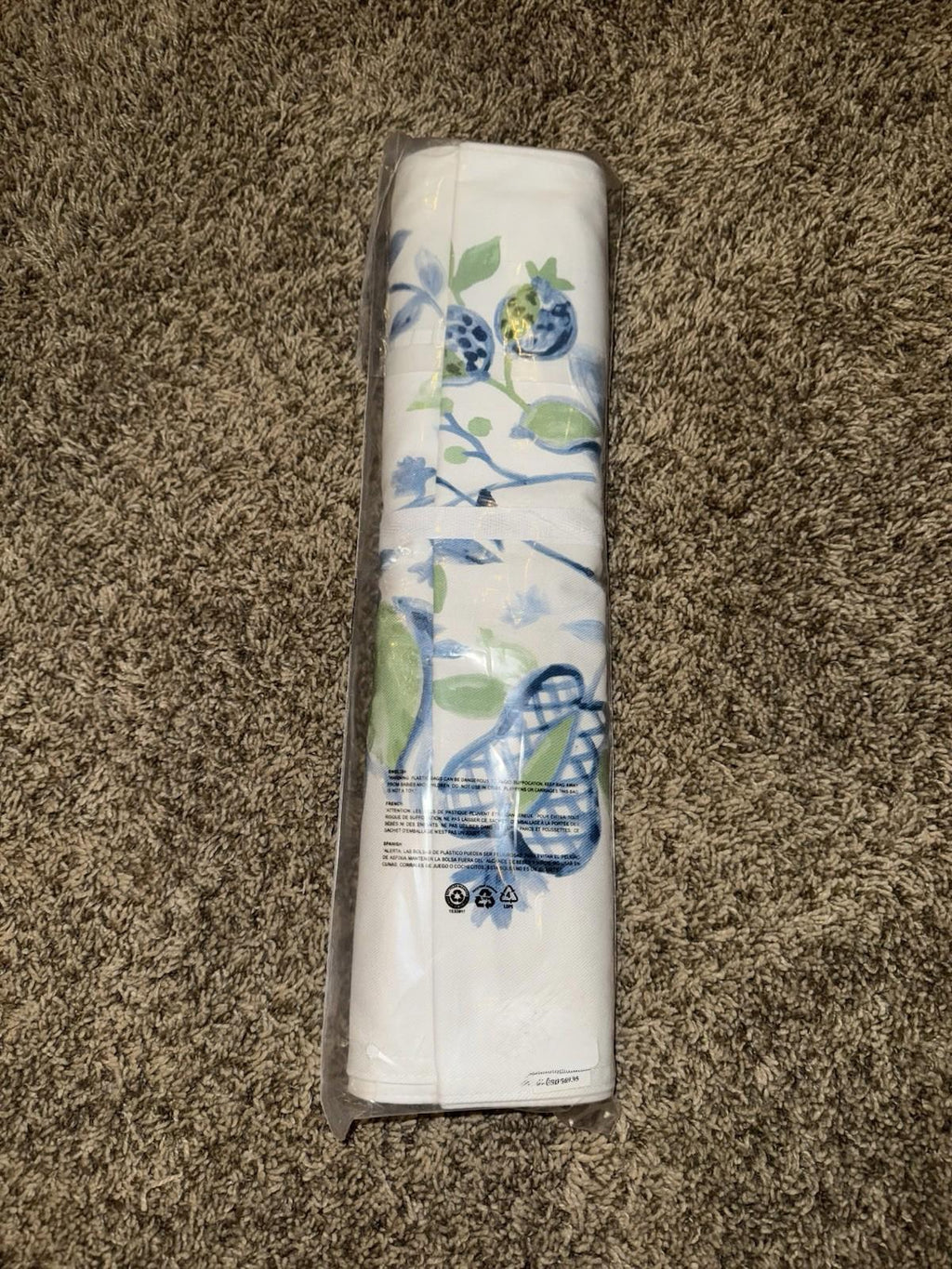 Williams Sonoma Painted Vine Table Runner Blue Green Berries Leaves 16” x 108”