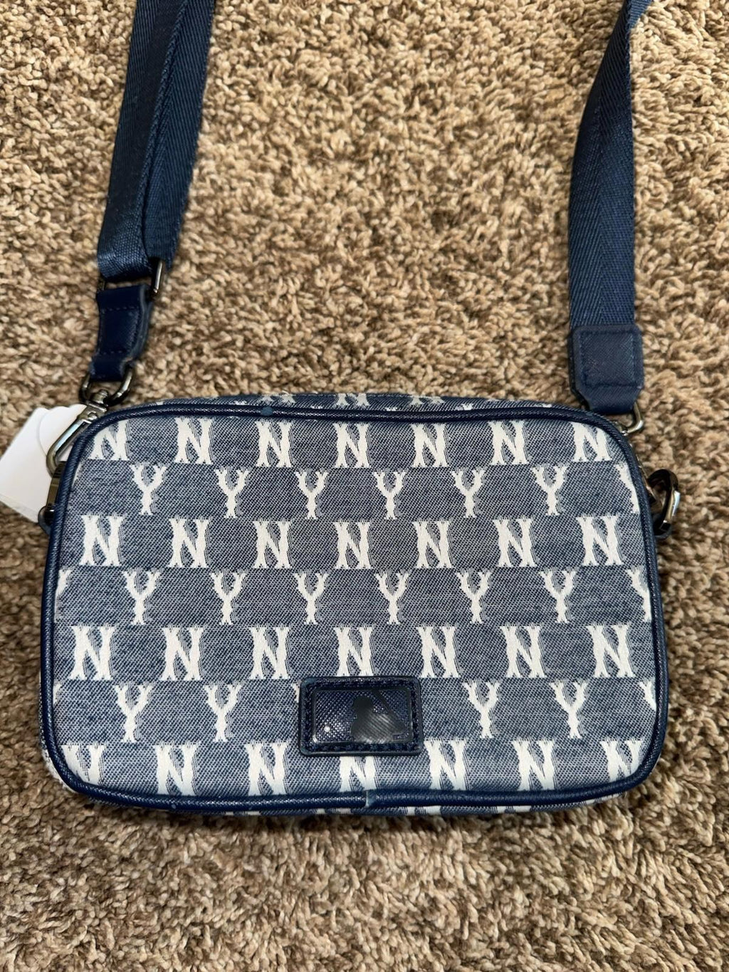 Hard To Find RARE NY Yankees MLB CROSS BAG NEW YORK YANKEES NWOT