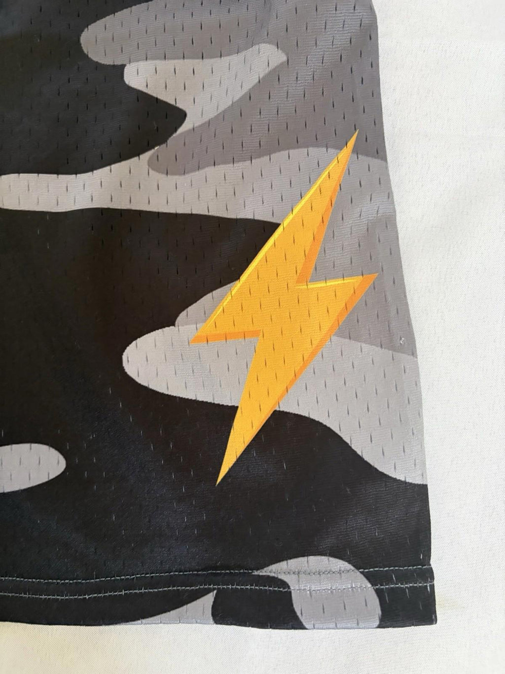 Men Mesh Camo Shorts 2 Pockets Jersey Athletic Basketball Gym Fitness Run NWOT