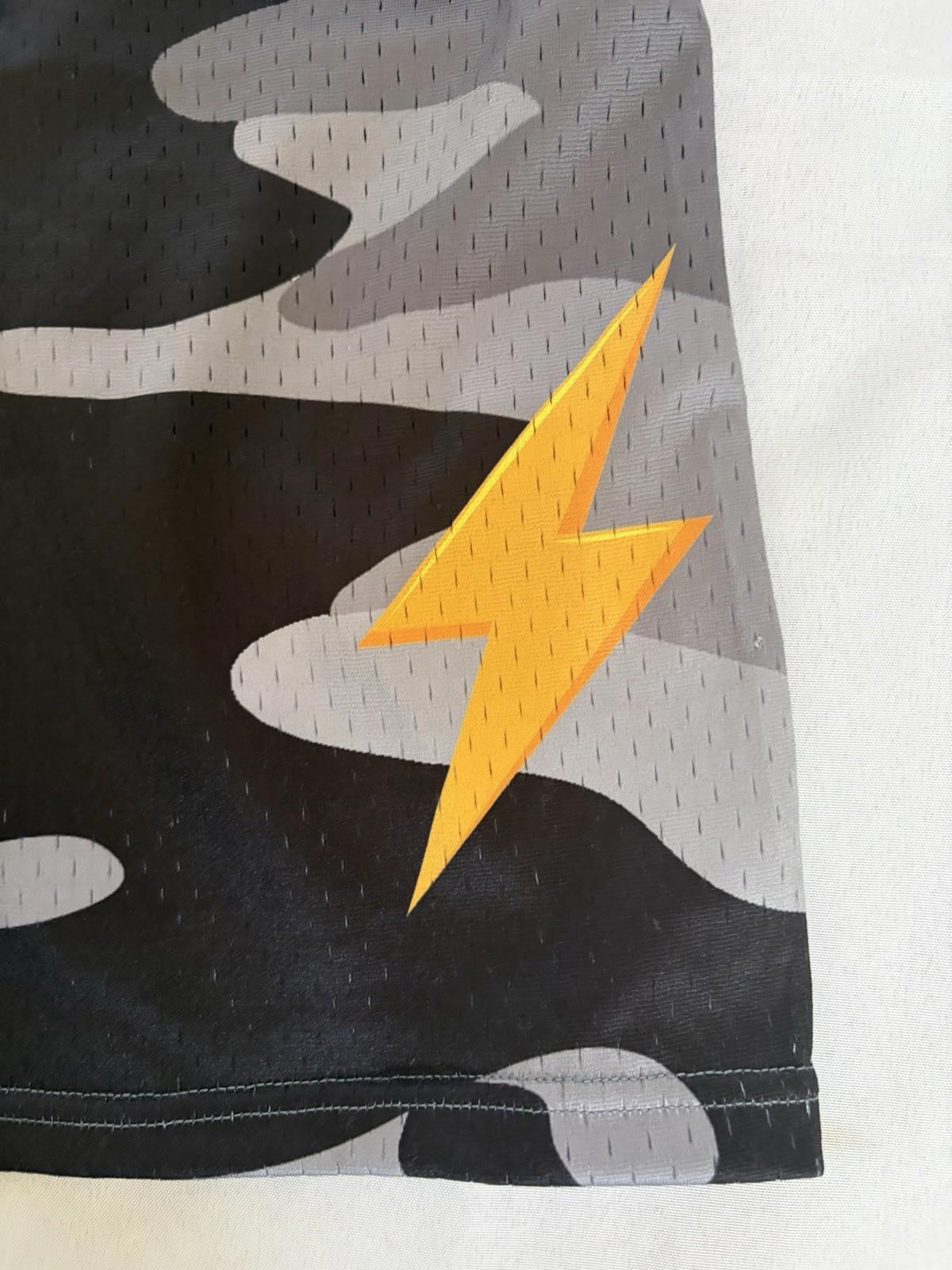 Men Mesh Camo Shorts 2 Pockets Jersey Athletic Basketball Gym Fitness Run NWOT