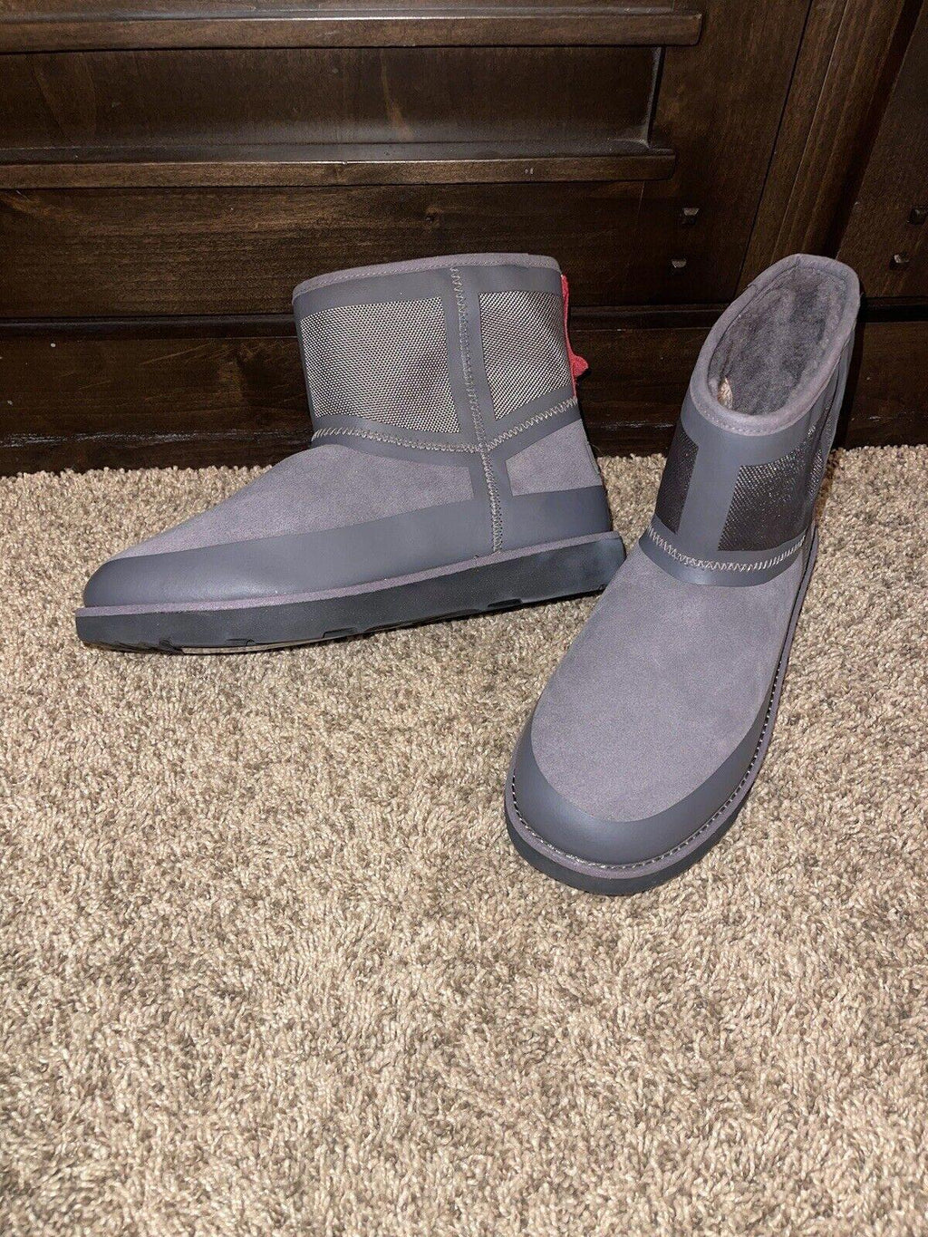 NEW UGG MENS CLASSIC MINI URBAN TECH WP CHARCOAL BOOTS US 8