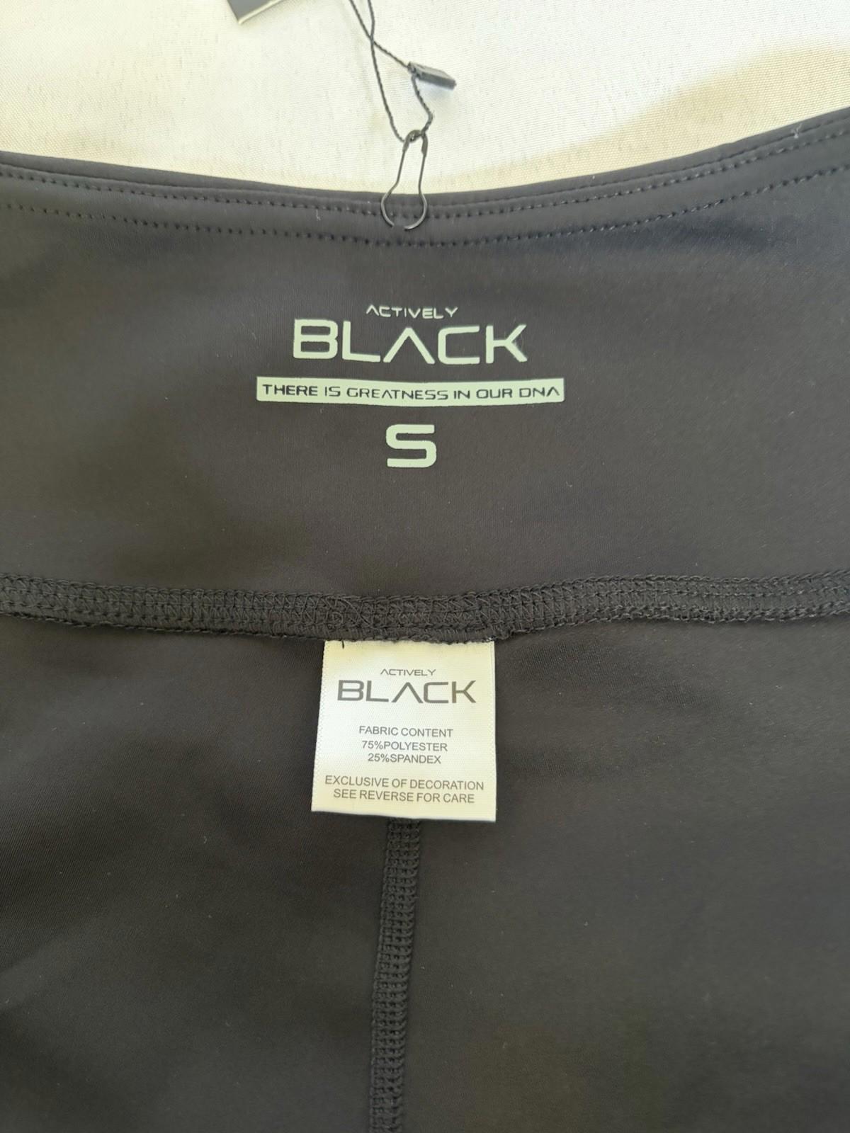 NEW - ACTIVELY BLACK womens bike shorts size SM black stretch gym active NWT