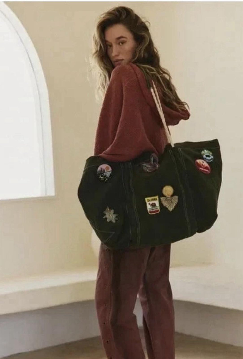 NEW FREE PEOPLE SEA SERPENT GREEN BEEN THERE BADGE PATCHES CANVAS TOTE BAG