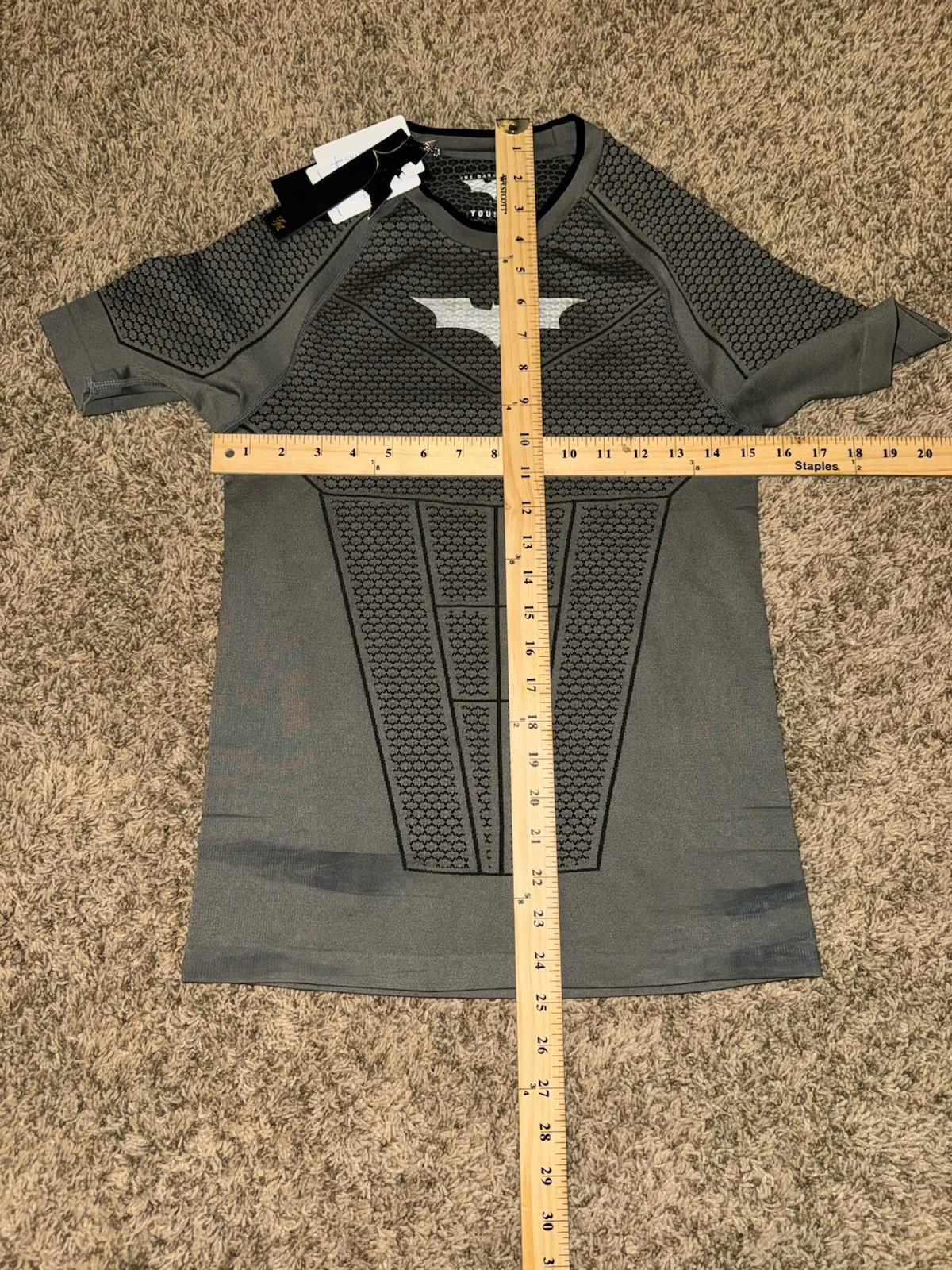 NEW YOUNG LA BATMAN COMPRESSION Gray SIZE MEDIUM (SOLD OUT) NWT