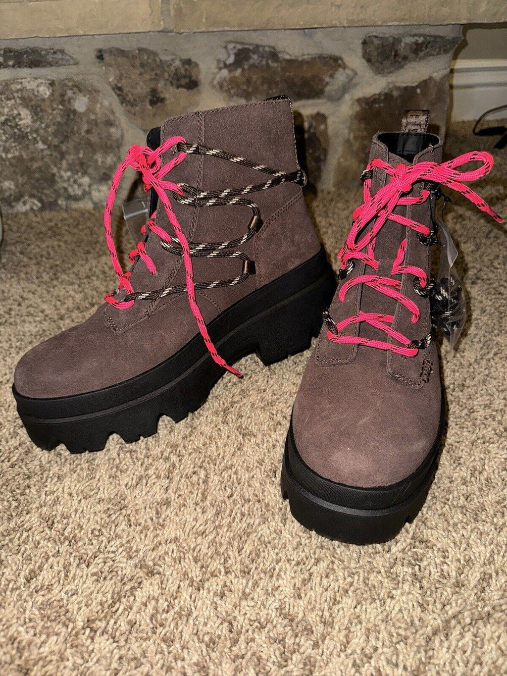 UGG BRISBANE LACE-UP SUEDE PLATFORM BOOTS SIZE 9.5