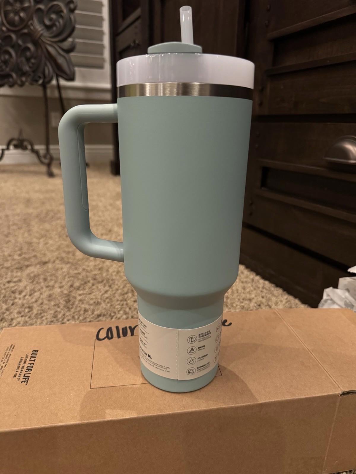 STANLEY The Flowstate Quencher H2.0 Tumbler 40 oz Seafoam NEW! Sold out color!