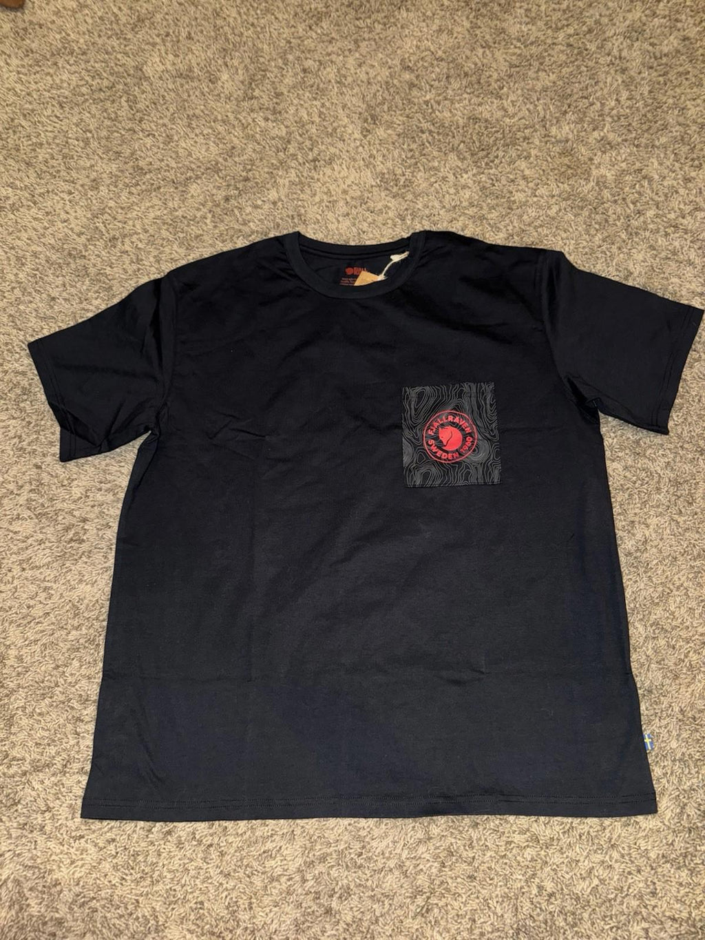 NEW! Limited Edition, RARE ￼Fjallraven Logo Pocket T-Shirt Black medium NEW