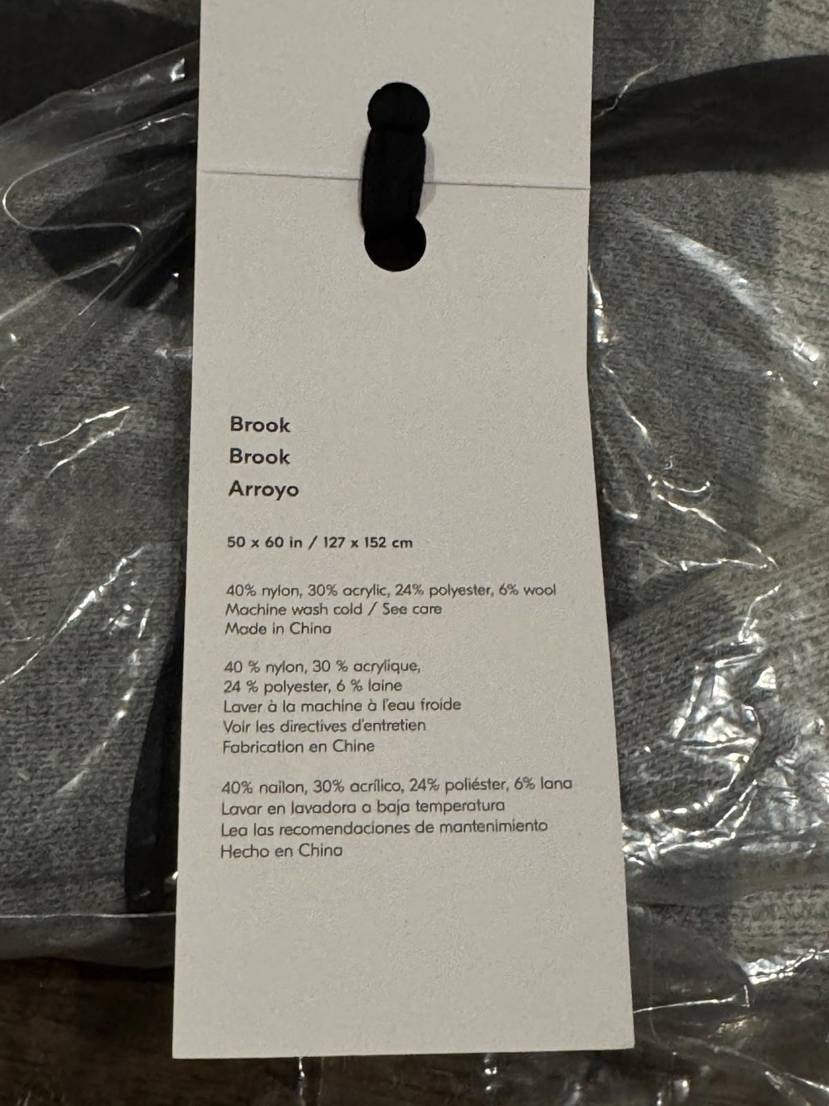 New WEST ELM NEW UNTOUCHED JETE MANTA THROW Brook 50x60