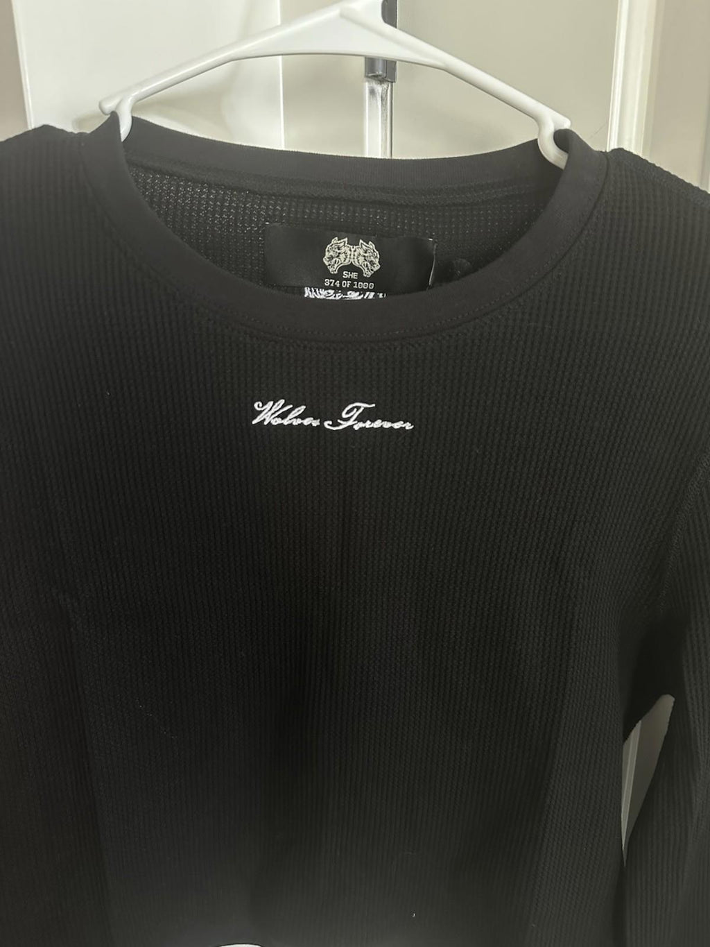 DARC SPORT Thermal LS WOLVES WOMENS CROP PULL OVER Size L RARE 374 of 1000 NEW