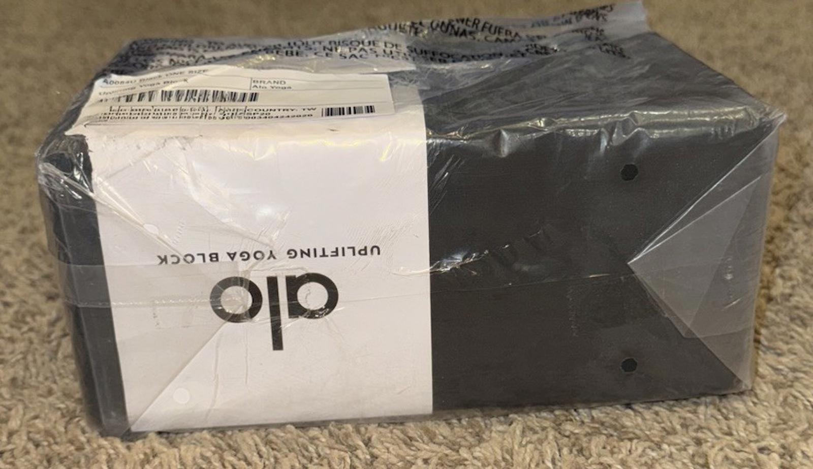 NEW Alo Yoga Black Dense Foam Brick Block NWT New In packaging