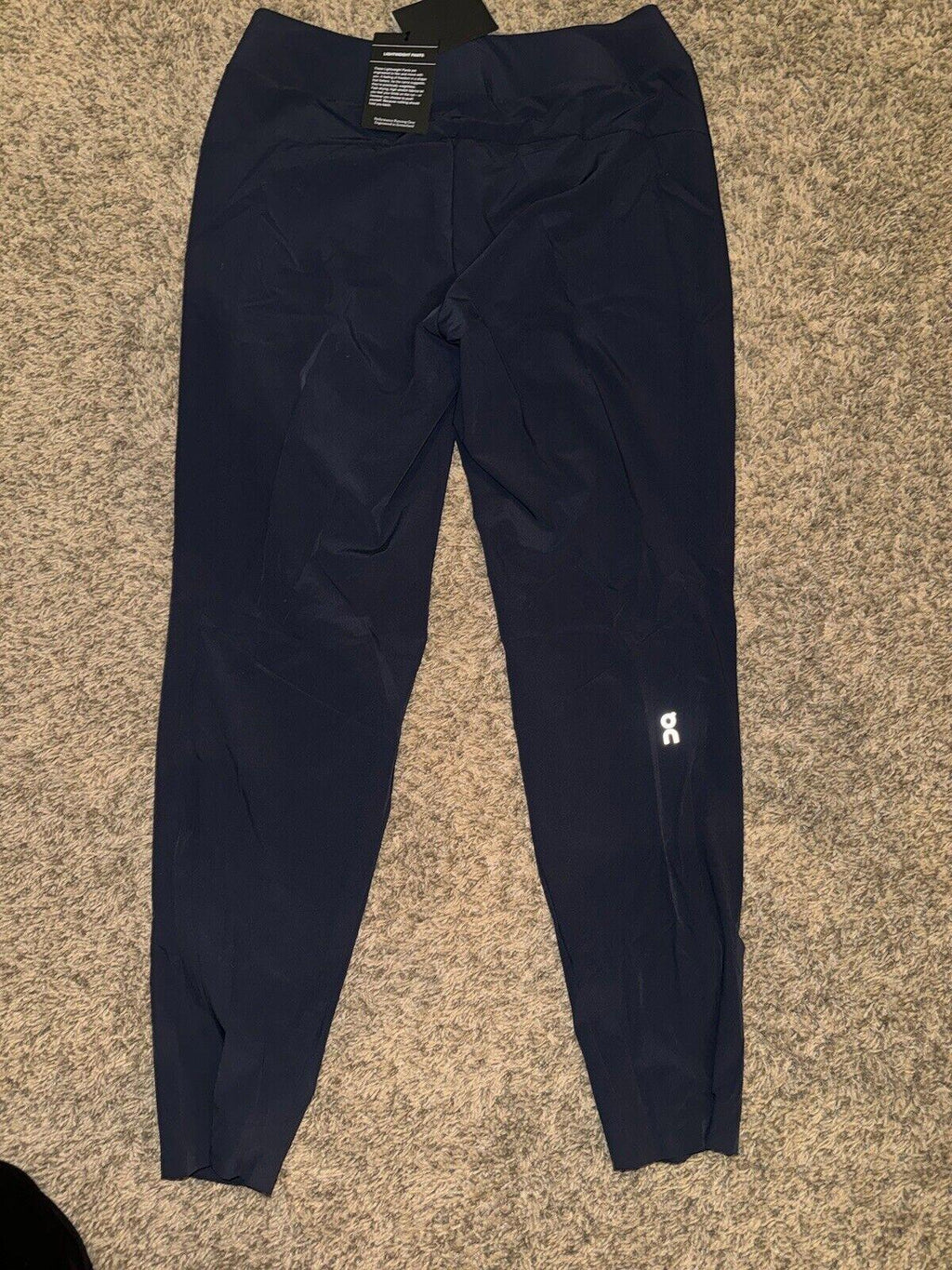 ON CLOUD WMN Lightweight Running Pants Knee Vent Navy Med.