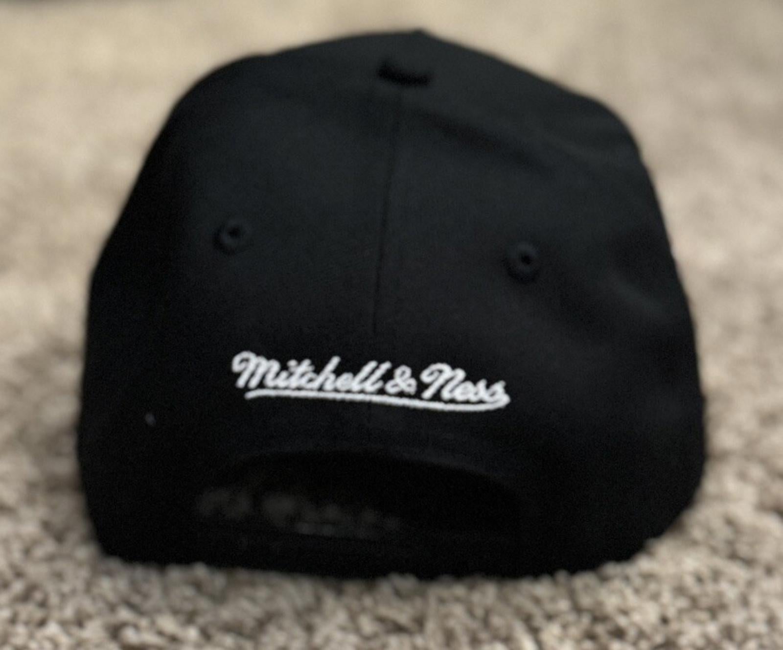 NEW! Mitchell & Ness San Francisco Giants Team Classic Black Adjustable Snapback