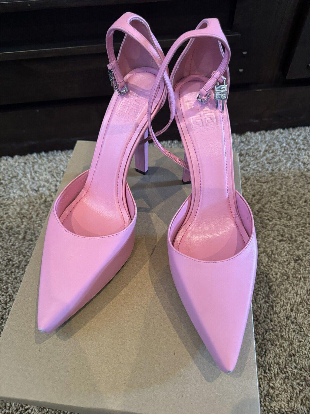 Givenchy G-Lock Platform Pumps in Leather Pink  Sz. 40 EU (9.5 US, 7 UK) NEW