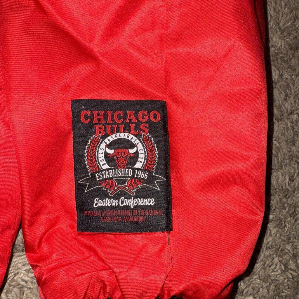 Vintage Chicago Bulls Jacket NBA Officially Licensed. NWT