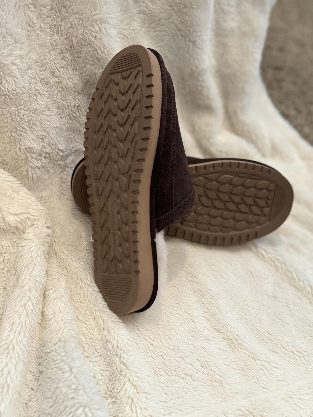 Koolaburra by Ugg Slippers Mens 9 Bordon Moccasin Dark Brown Suede 1105891 NEW