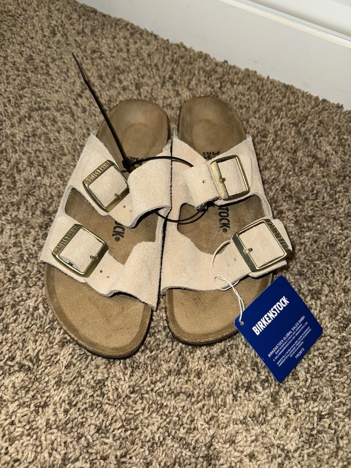 NWOB Birkenstock Arizona Suede Leather sandals in sandcastle. Soft Footbed NEW