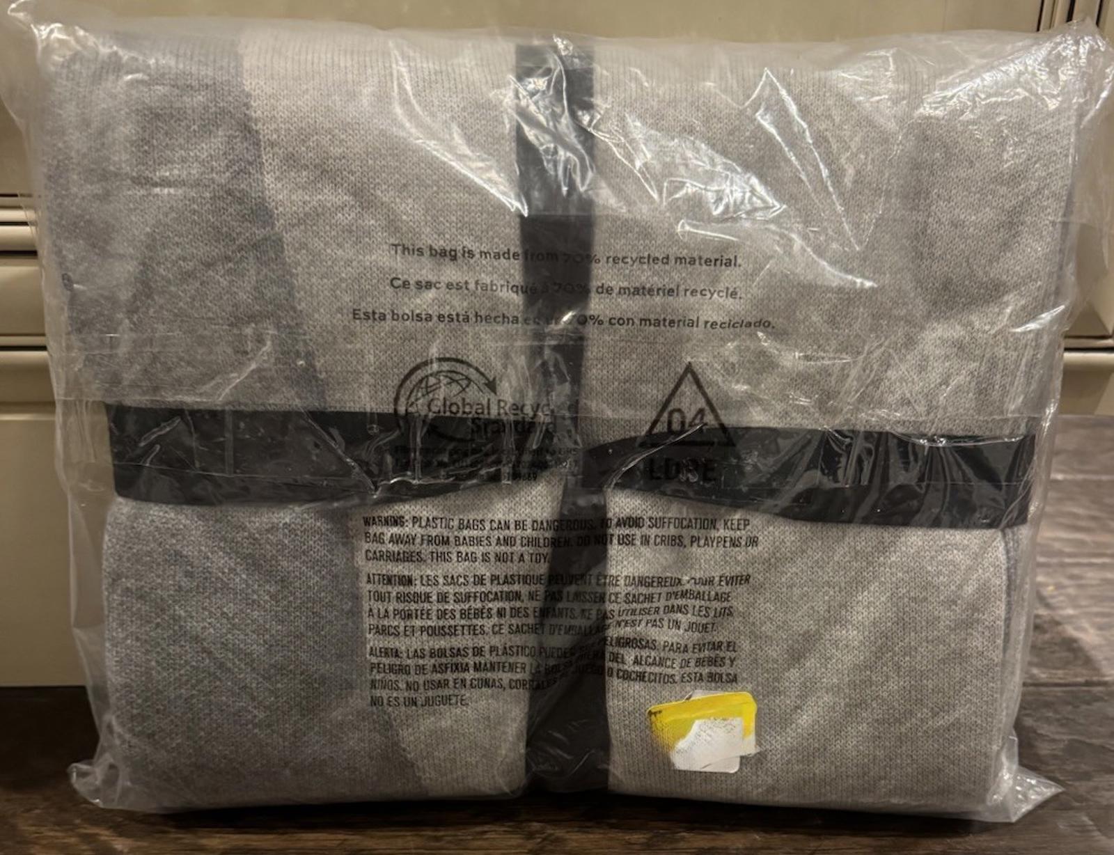 New WEST ELM NEW UNTOUCHED JETE MANTA THROW Brook 50x60