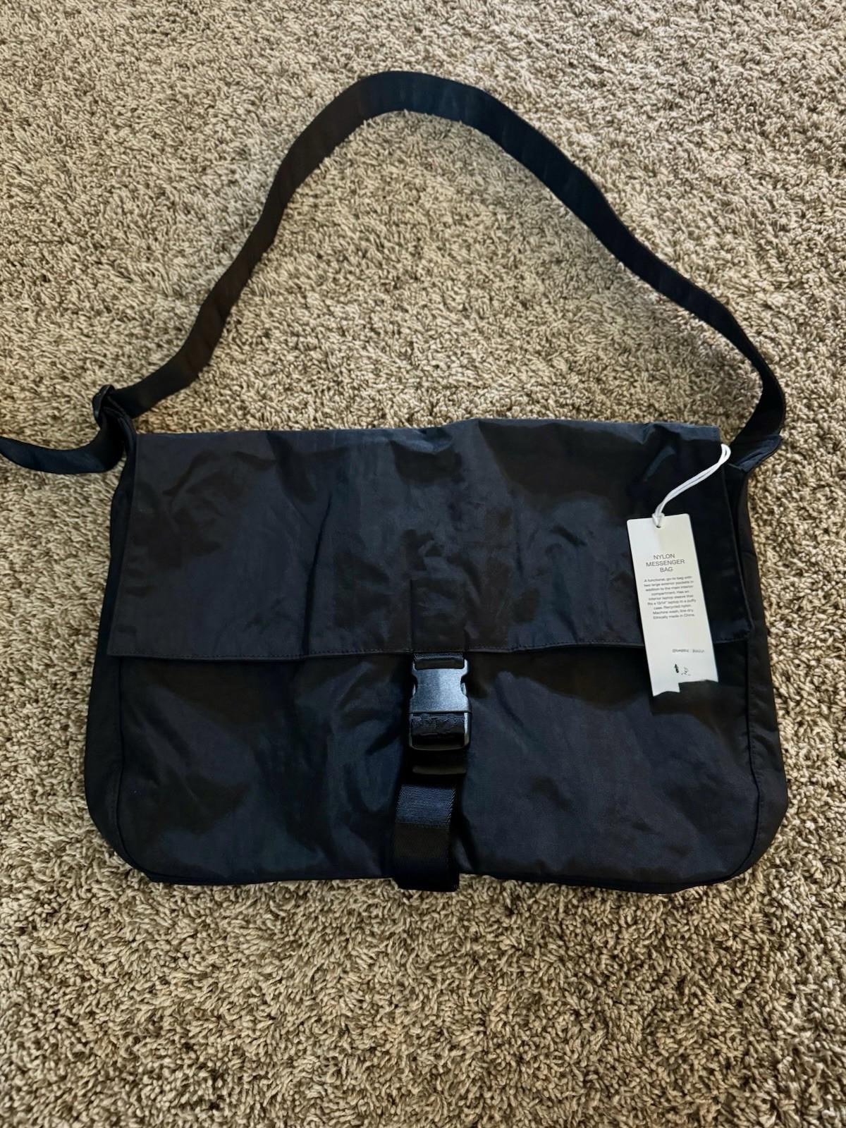 NWT BAGGU Black Messenger Bag: NEW! Sold out online!