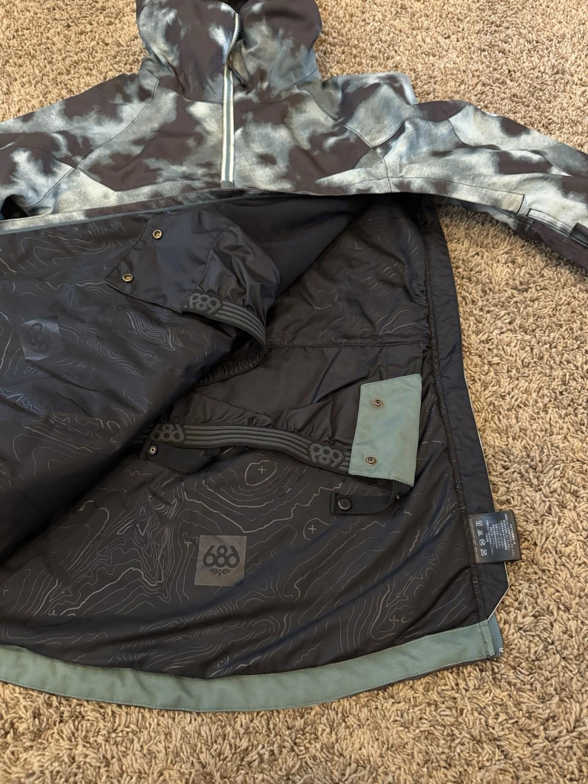 686 XS Women Upton Insulator Anorak Jacket (M) Green. Slightly Used -see Details