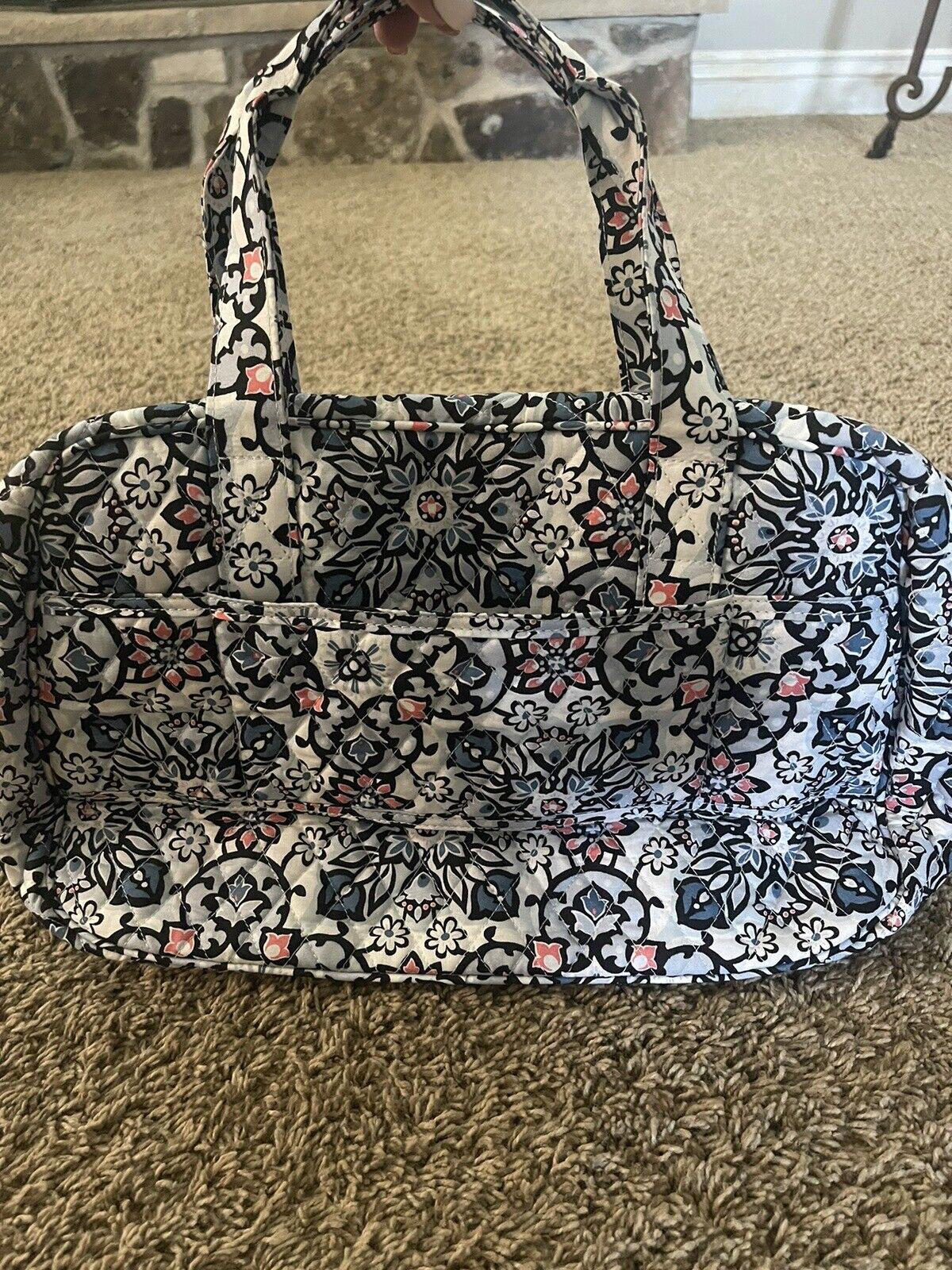 VERA BRADLEY GRAND TRAVELER BAG IN Lisbon Medallion NWT STILL IN BAG