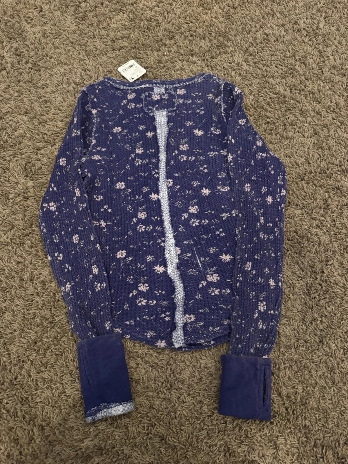 NEW FREE PEOPLE WE THE FREE BLUE FLORAL PRETTY LITTLE THERMAL TOP SHIRT SZ XS